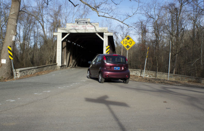 Mitsu_i-MiEV_rear_bridge